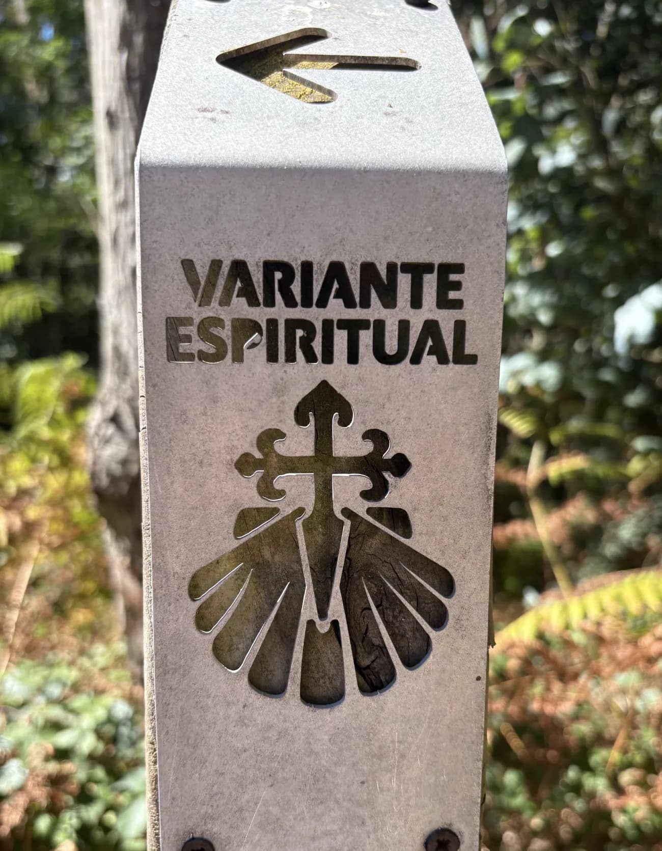 A trail marker for the Portuguese Camino Spiritual Variant.